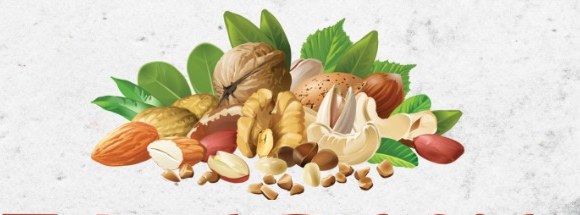 ערימת פיצוחים טבעיים של פיצוחי נדב — קשיו, שקדים, אגוזי מלך, פיסטוק ובוטנים